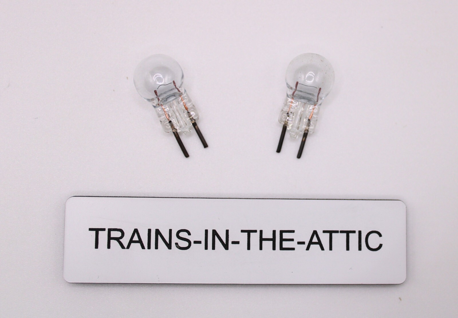LIONEL # 19 CLEAR BULB 14 VOLT 2 PIN BULBS PACK OF (2) NEW