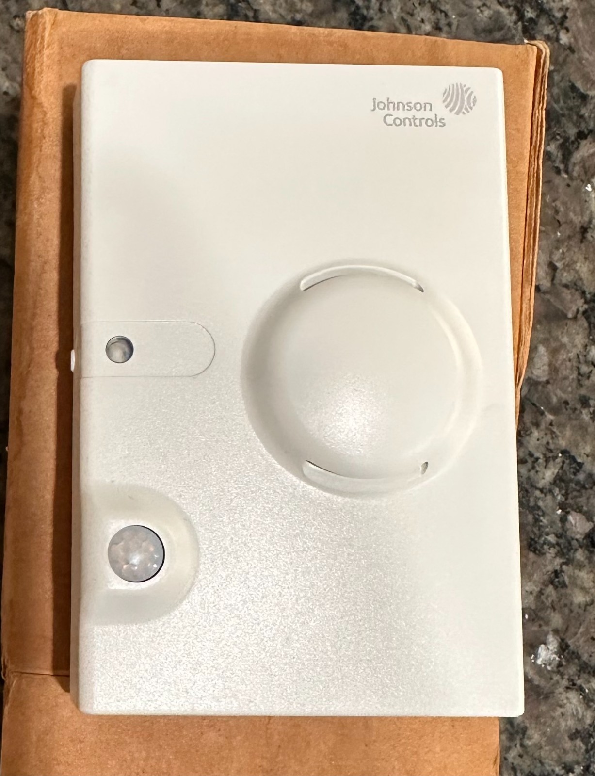 JOHNSON CONTROLS NS-MHL7002-0 Temp/Humidity Sensor w/occupancy