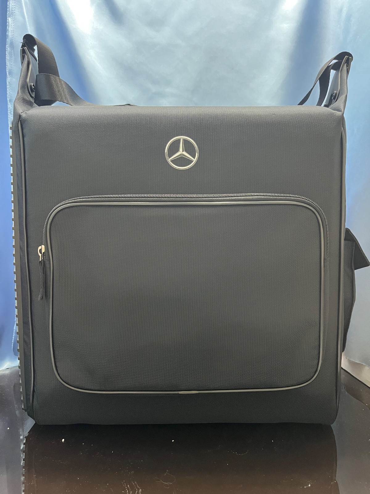 GENUINE MERCEDES-BENZ GENUINE PORTABLE COOL BOX