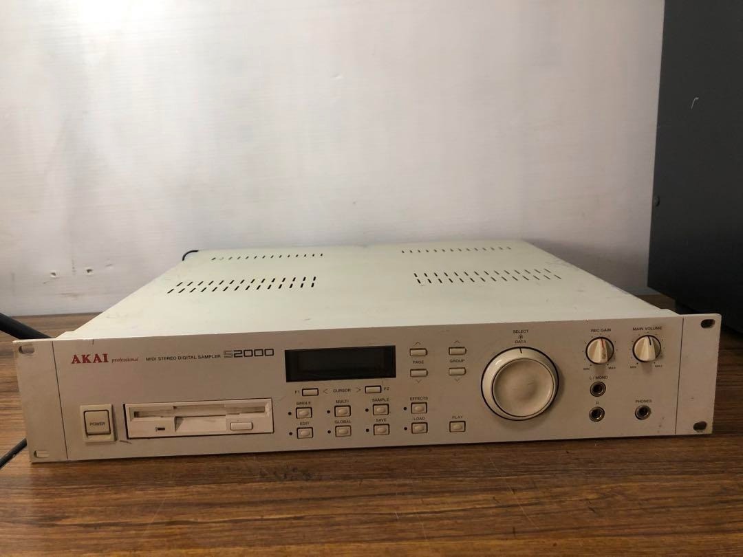 AKAI professional S2000 MIDI STEREO DIGITAL SAMPLER Musical Instruments Audio
