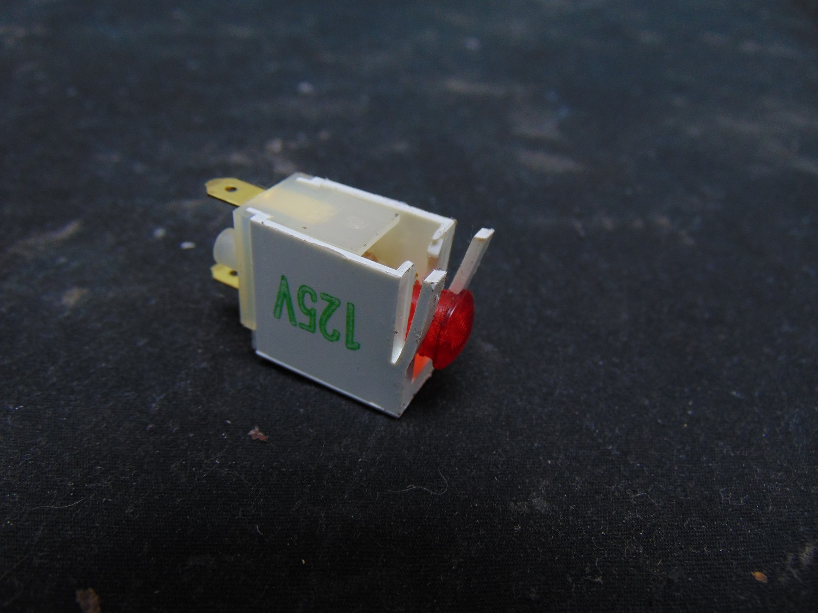 GE Electric Range JBP66BH1CT Indicator Light WB27T10113