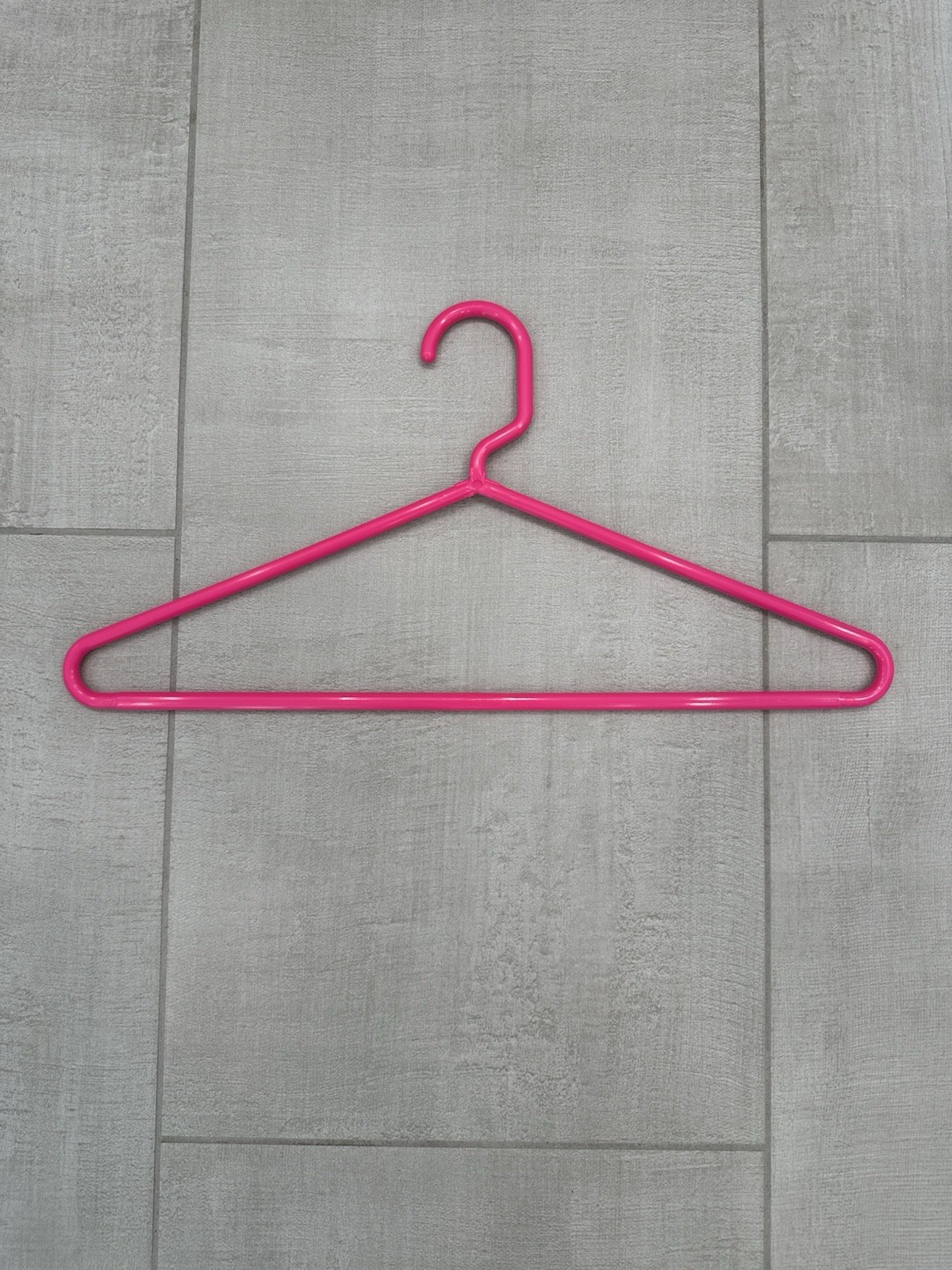 The Container Store 20 Heavy-Duty Tubular Hangers Pink Excellent Condition