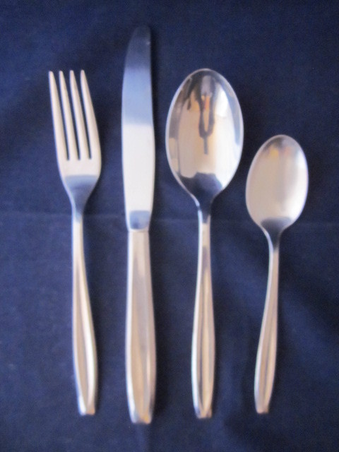 International New Dawn Stainless Flatware 4 piece Place Set  Fork Knife 2 Spoons