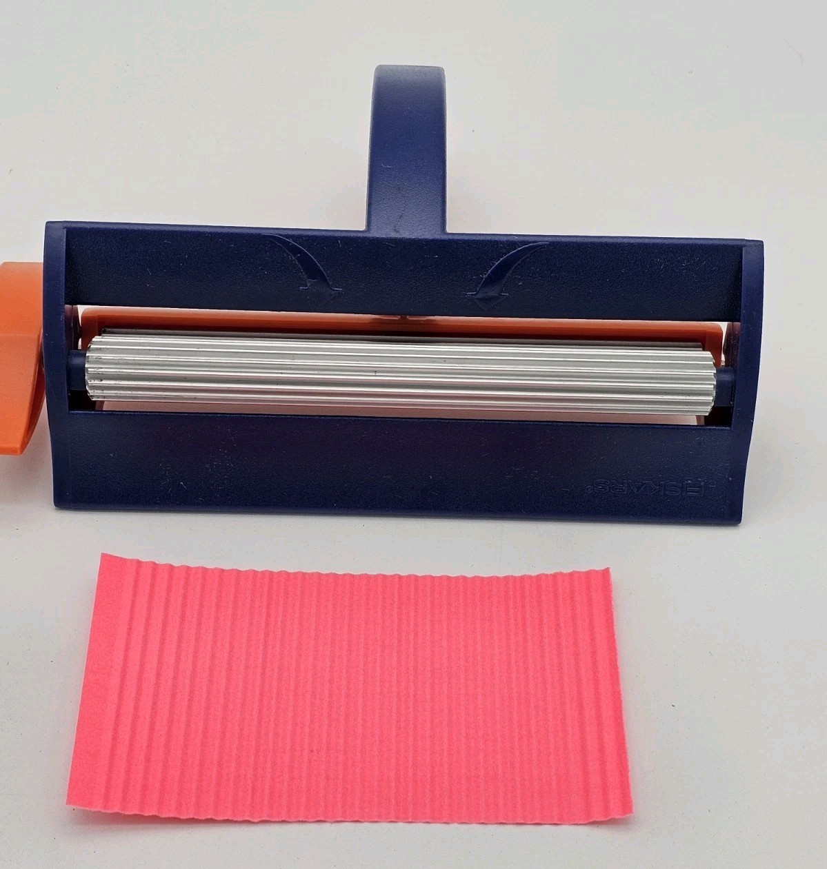 Fiskars Paper Crimper Tool For Crafts Scrapbooking Card Making etc 6.5"