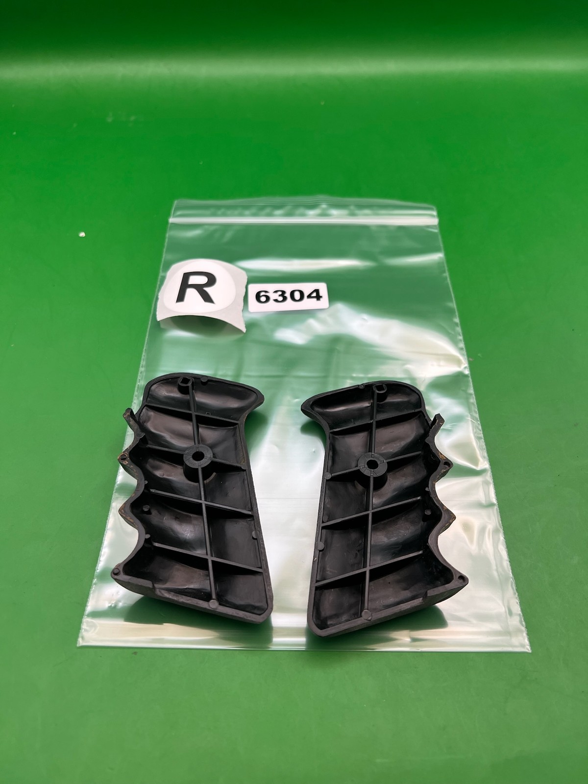 Single Hole Automag Grips