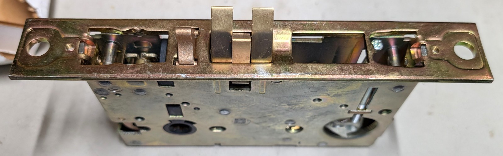 Omnia 1800/EW8.RH Lock