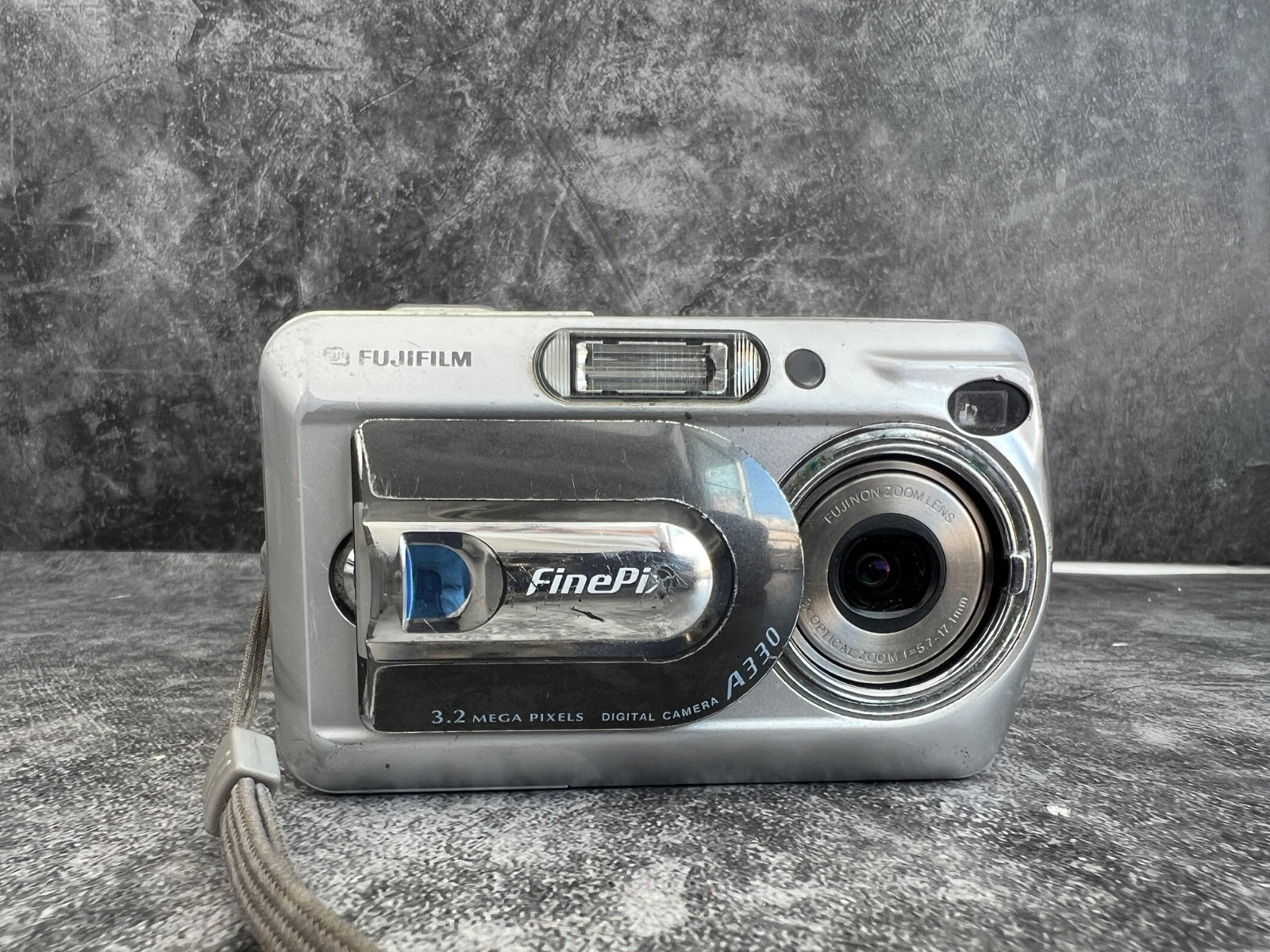 Fujifilm Digital Camera FinePix A330 3.2MP Silver Retro 2000s digicam
