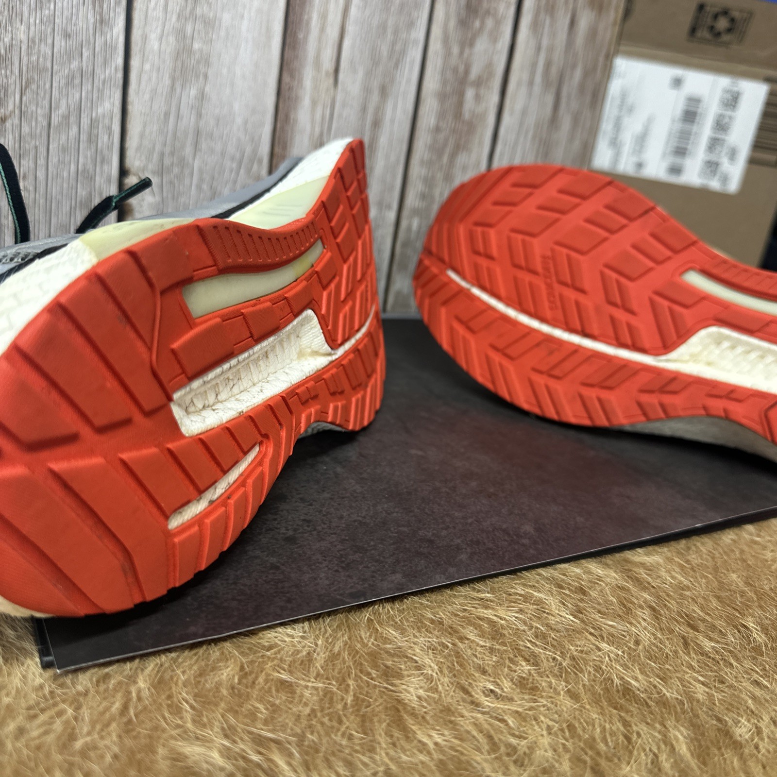 Mens Saucony Hurricane 23 Alloy/Scarlett Running Shoes Size 11.5