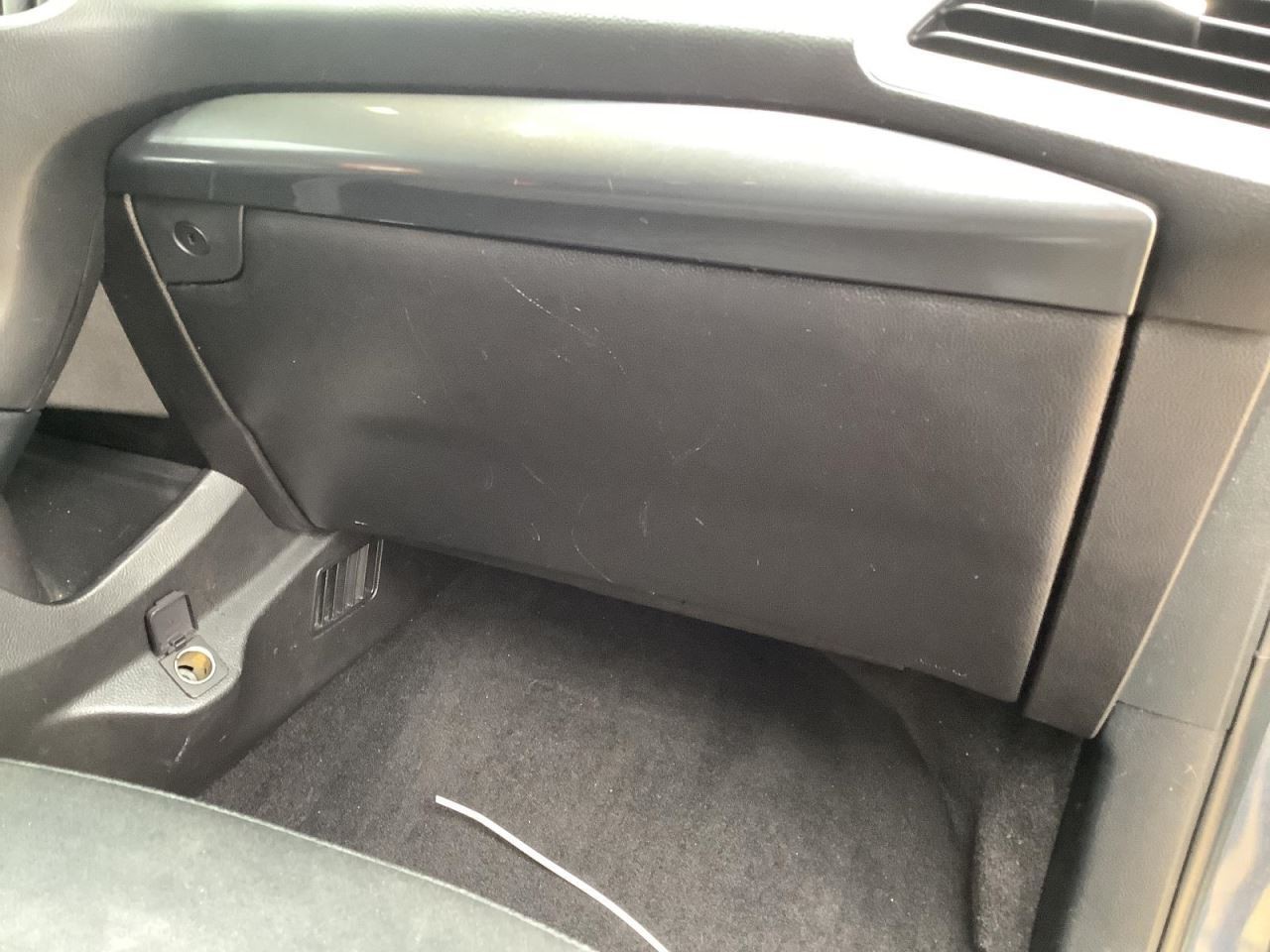 EDGE 2019 Glove Box 4979708