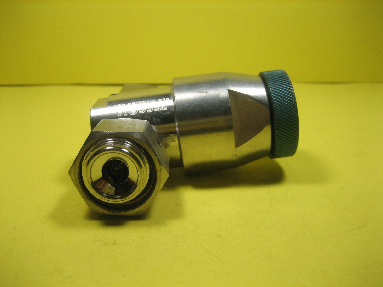 Tescom 24-1A16AAHH-010 Regulator 3/4'' VCR