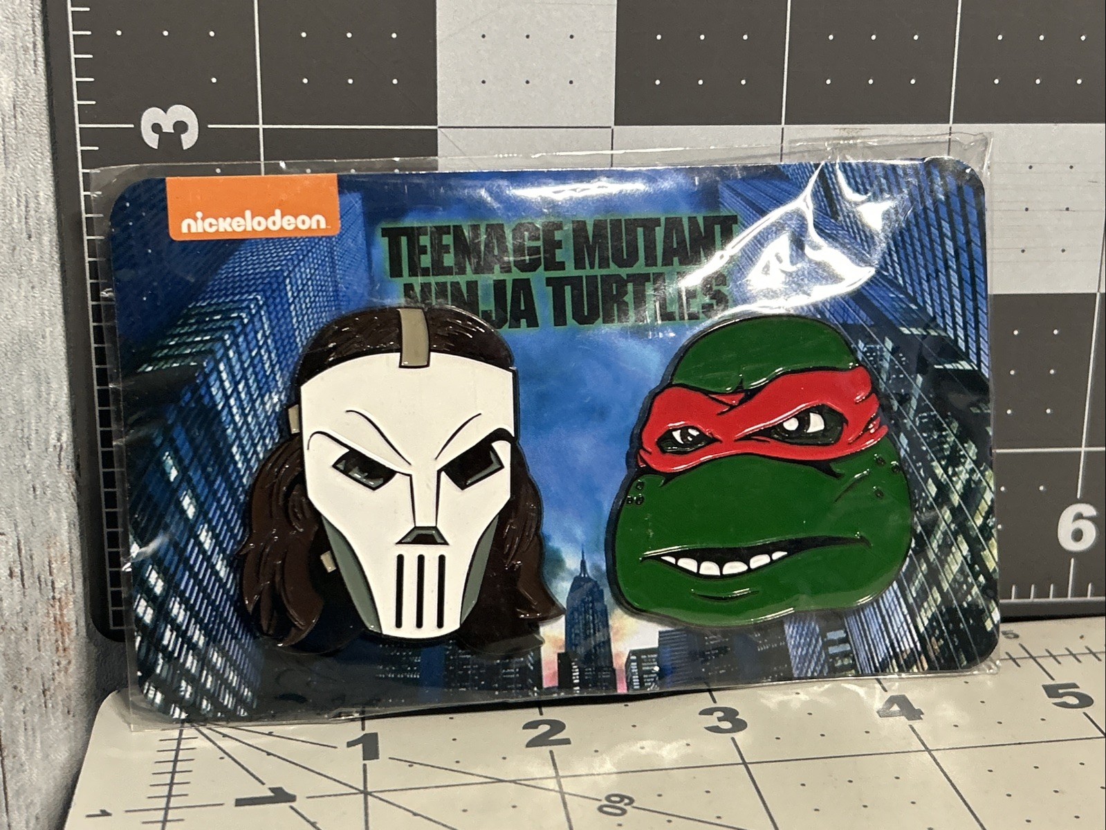 LOOT EXCLUSIVE 2021 NECA TEENAGE MUTANT NINJA TURTLES SET 2 PINS RARE NEW SEALED