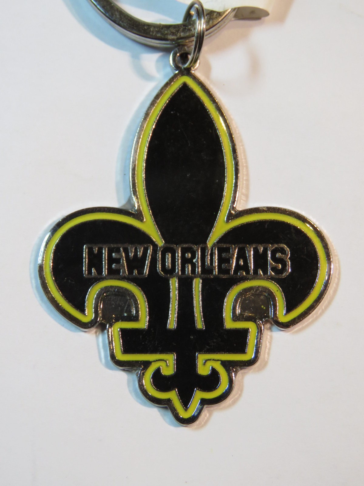 Cool Metal Key Chain: New Orleans, LOUISIANA Black & Yellow Fleur des Lis Design