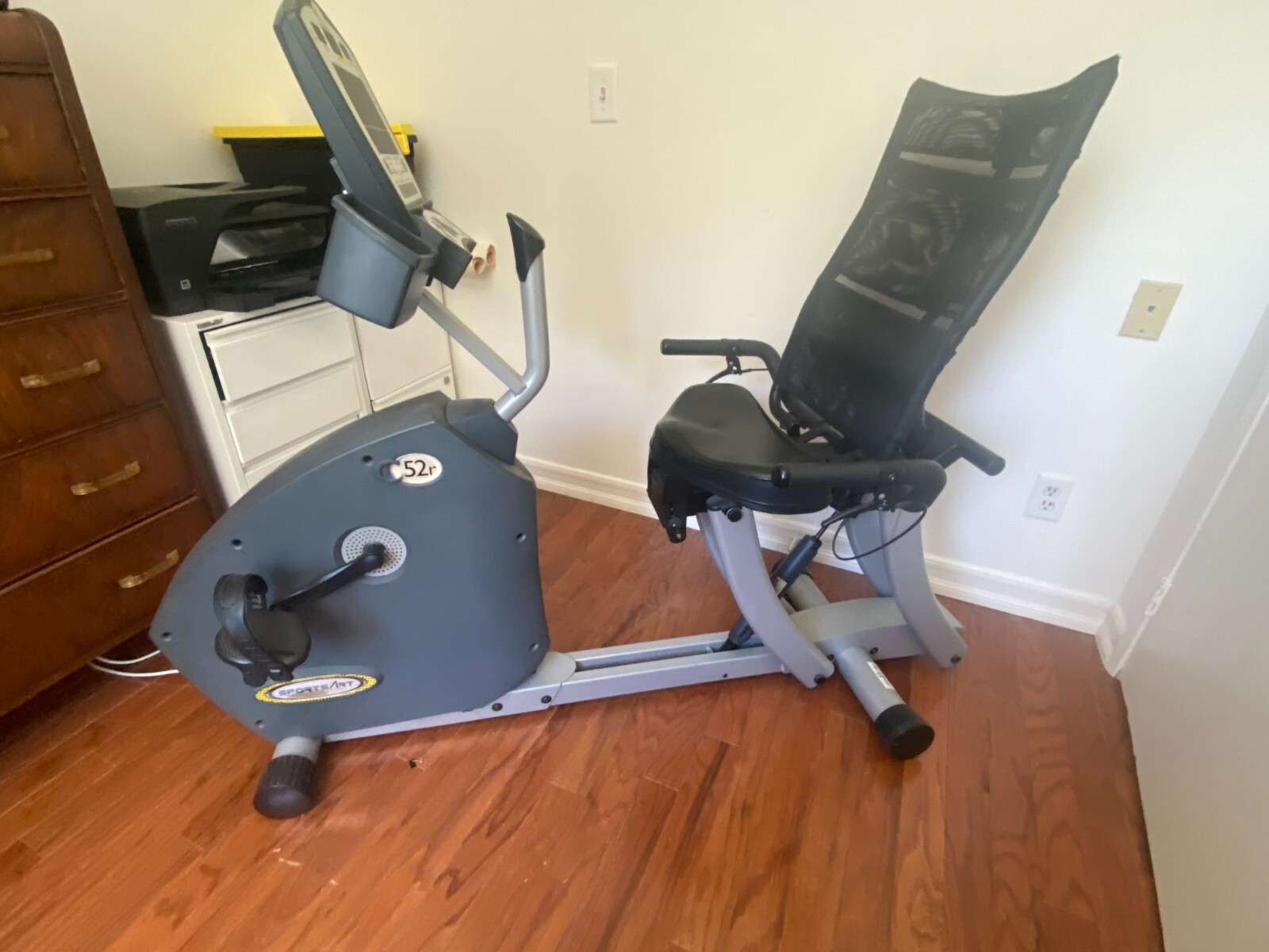 SportsArt c52r Recumbent Bike