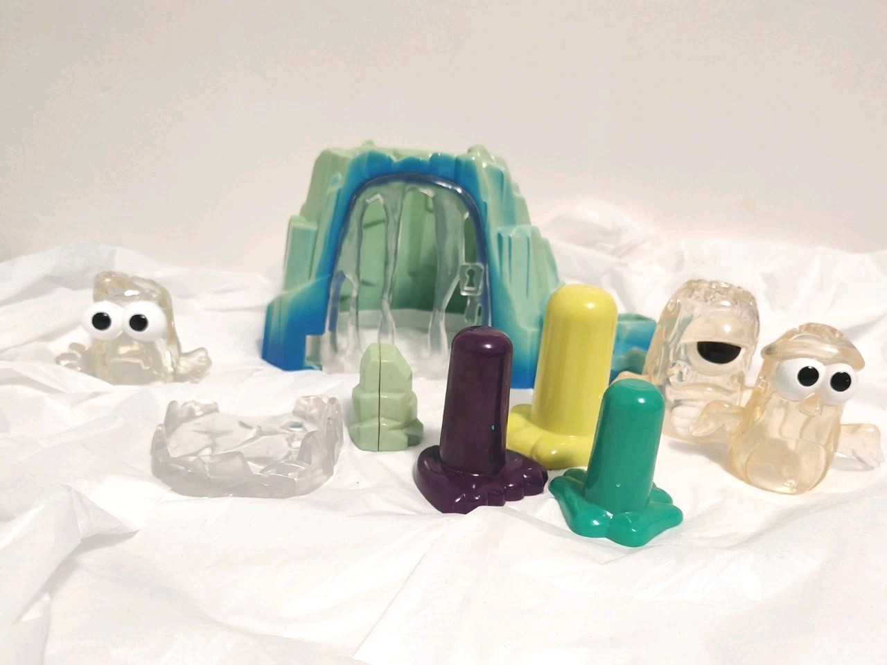 Play Doh Island Crystal Cave Playset Lot Figures Hasbro Vintage 2004 Ty42