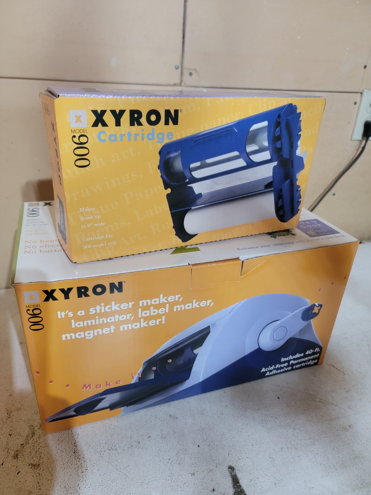 Xyron 900 Label Sticker Maker Craft  Laminator & Extra Cartridge