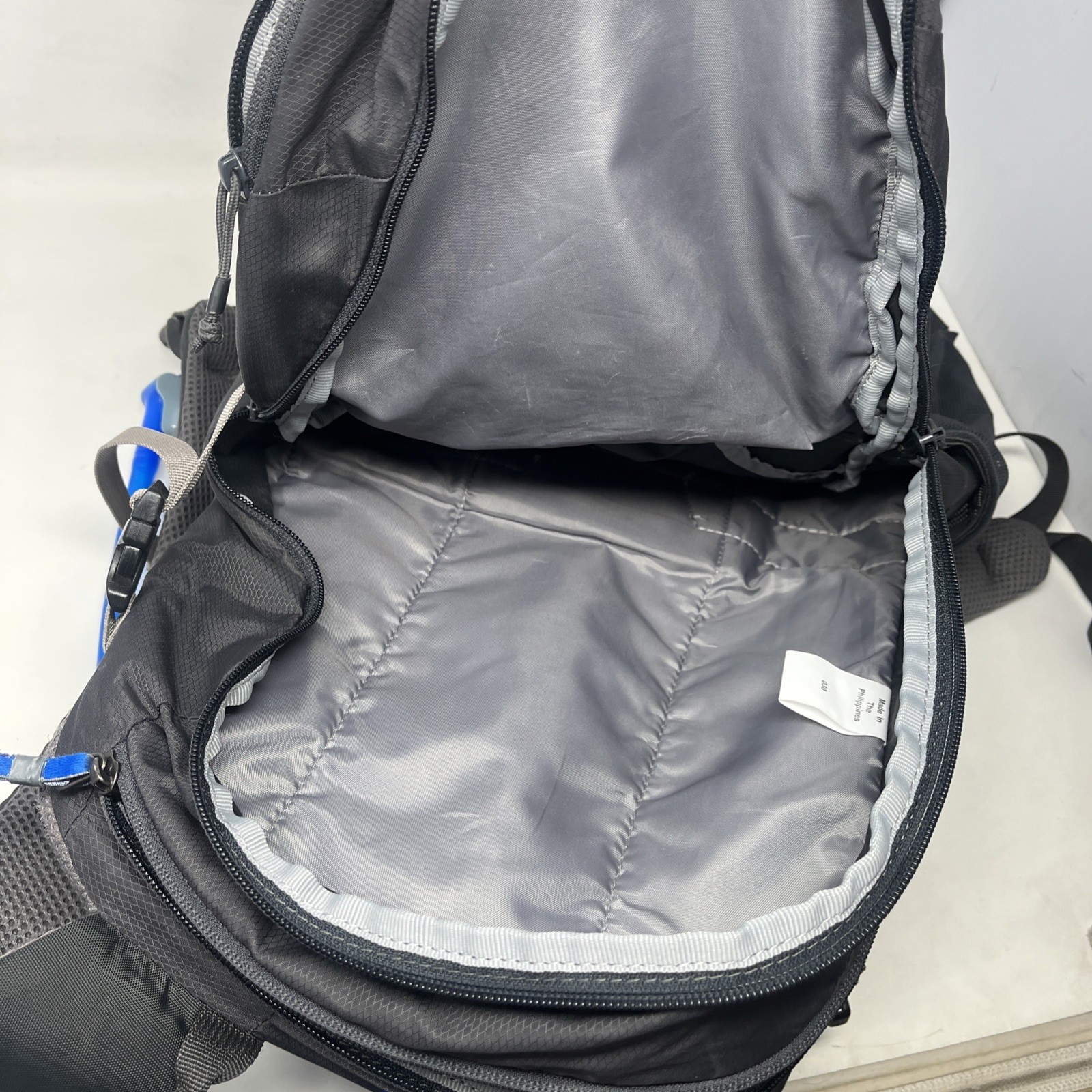 Camelbak Cloud Walker 18 Backpack with drinking pouch