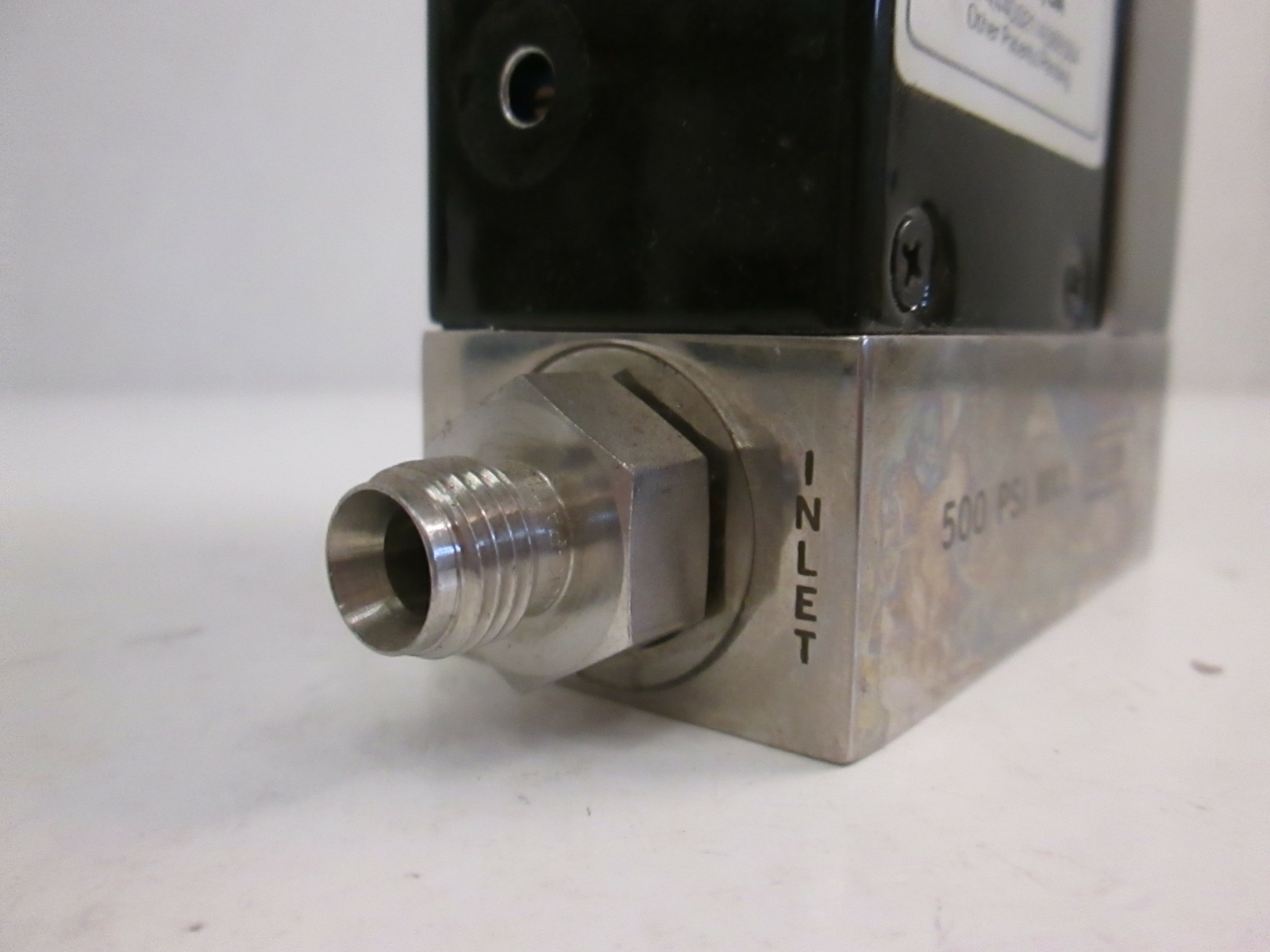 Unit UFC-1100 Mass Flow Controller, SiH4, .5 SLM, Used