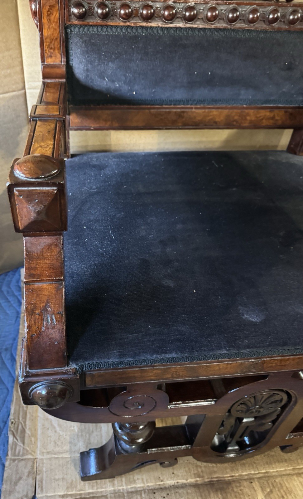 RENAISSANCE WALNUT LION HEAD ARM PHOTOGRAPHERS CHAIR