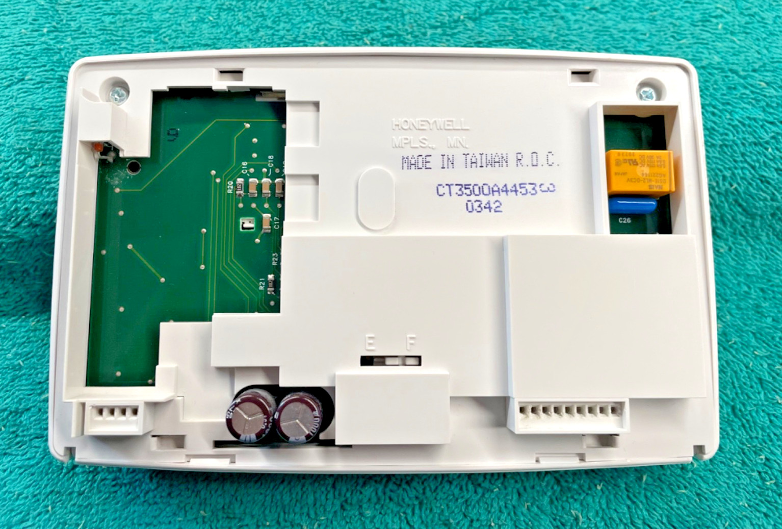 Honeywell CT3500A4453 Programable Thermostat CT3500A White