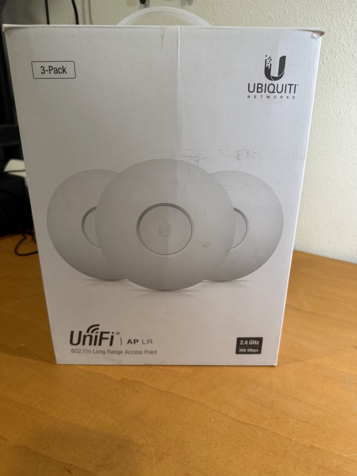 4 Ubiquiti UAP-LR UniFi 802.11n 300 Mbps Wireless Access Point 2 New 2 Used