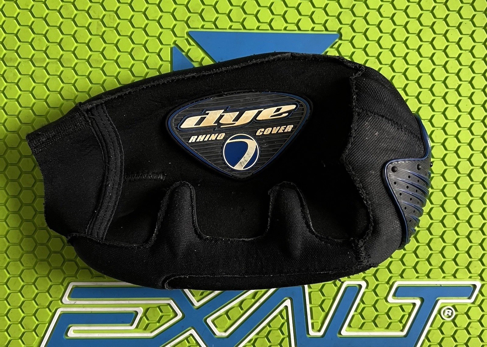 DYE 68 CI /4500 RHINO PAINTBALL TANK COVER PROTECTOR - BLACK/BLUE - VINTAGE OG