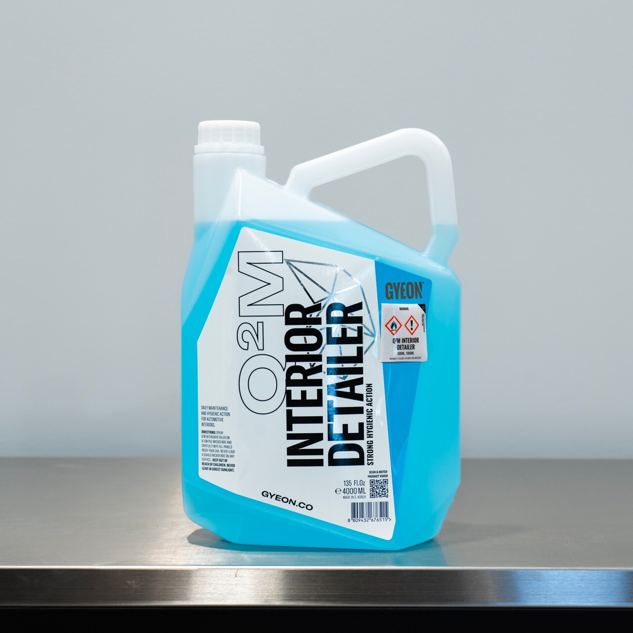Gyeon Q2M Interior Detailer 4 Liter | Interior Detail Spray 1 Gallon