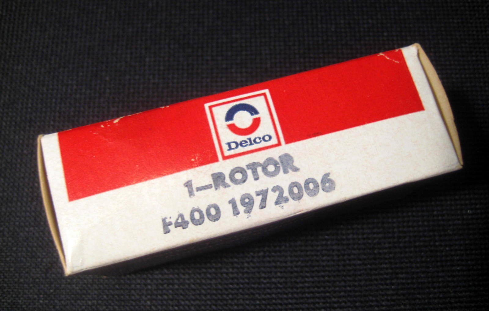 Delco Remy F400 distributor rotor - Number 1972006 – NOS in box.
