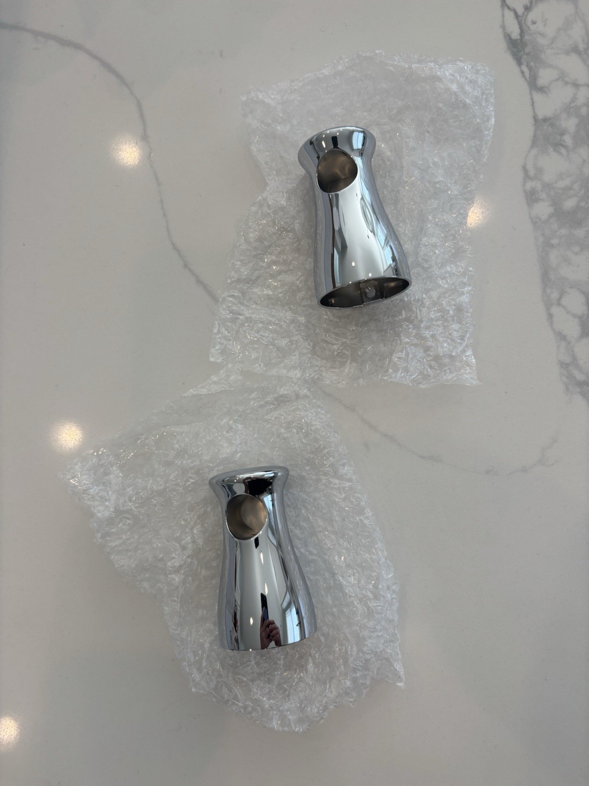Delta Wall Mount Hand Shower Unit - 57085 - Chrome - New - READ - BLEM
