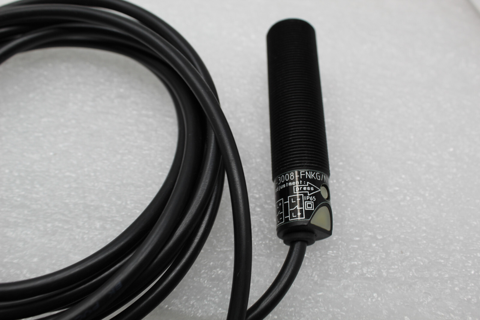 NEW IFM EFECTOR KG5034 KG-3008-FNKG /NI/5M CAPACITIVE PROXIMITY SWITCHES