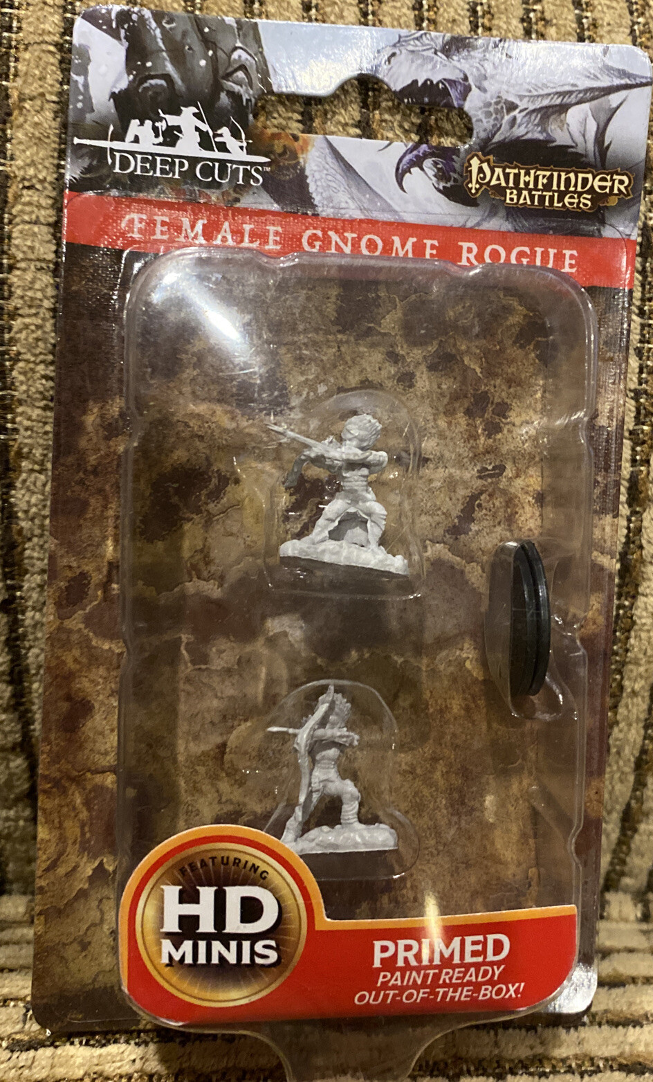 Pathfinder Deep Cuts Unpainted Miniatures: Female Gnome Rogue (NEW)