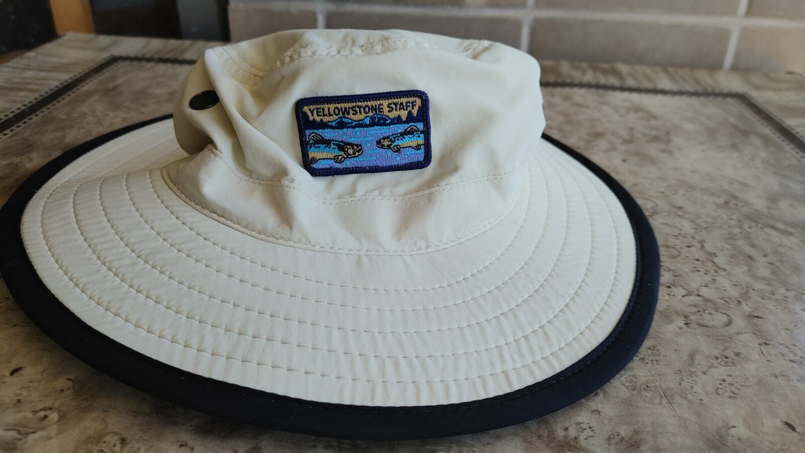 Ouray Adjustable S/M Small Medium Yellowstone Staff Khaki Nylon Sun Hat Trout