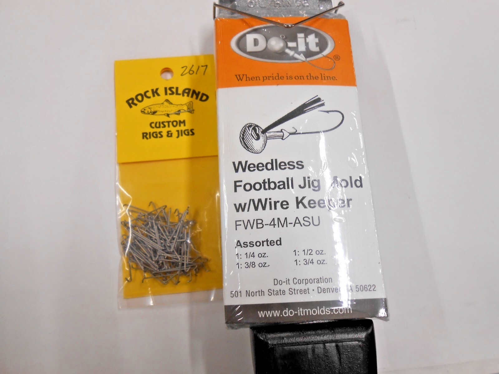 3501 Do-It Weedless Football Jig Mold w/keeper 1/4 - 3/4 oz 100 keepers included