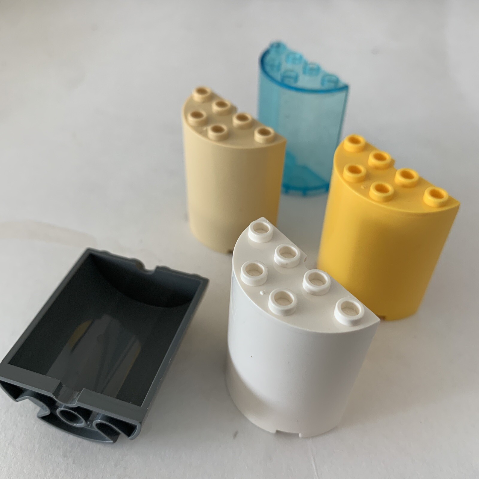 LEGO part 6259 (2pcs) Cylinder Half 2x4x4