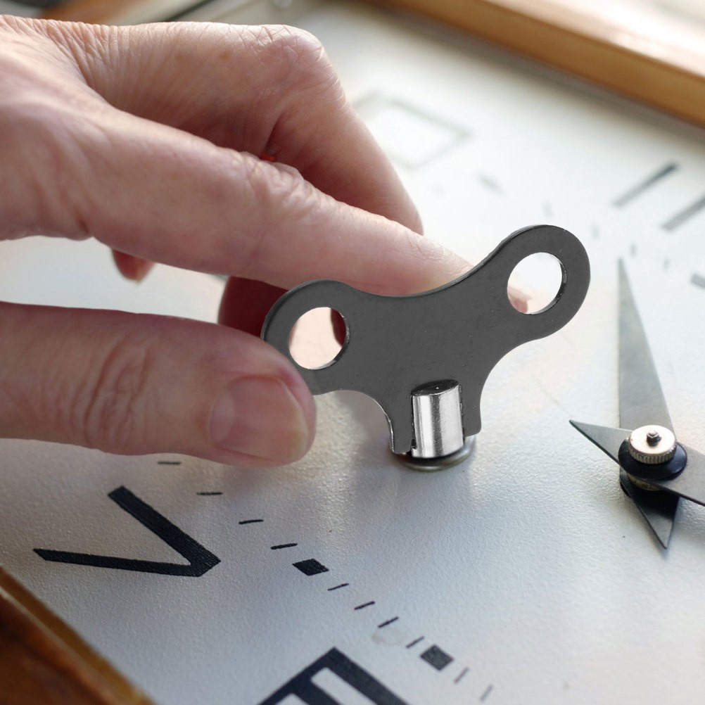 2 Pcs Clock Keys Practical Convenient Winders Wear Resistant Winding Tools