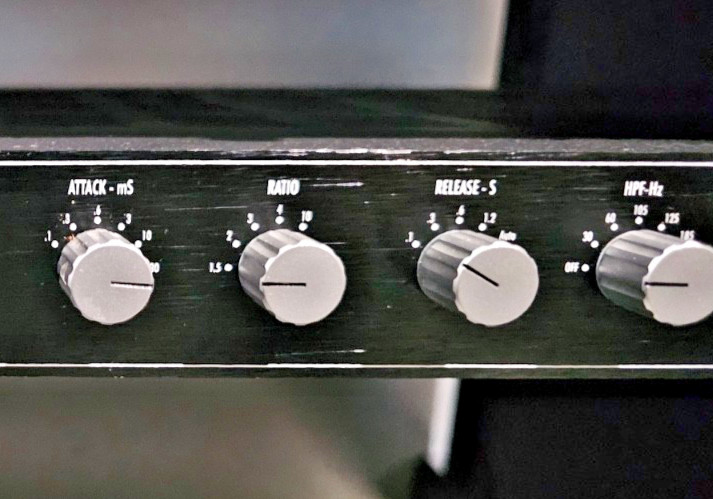 Great Condition! Warm Audio Bus-Comp 2-channel Stereo VCA Bus Compressor