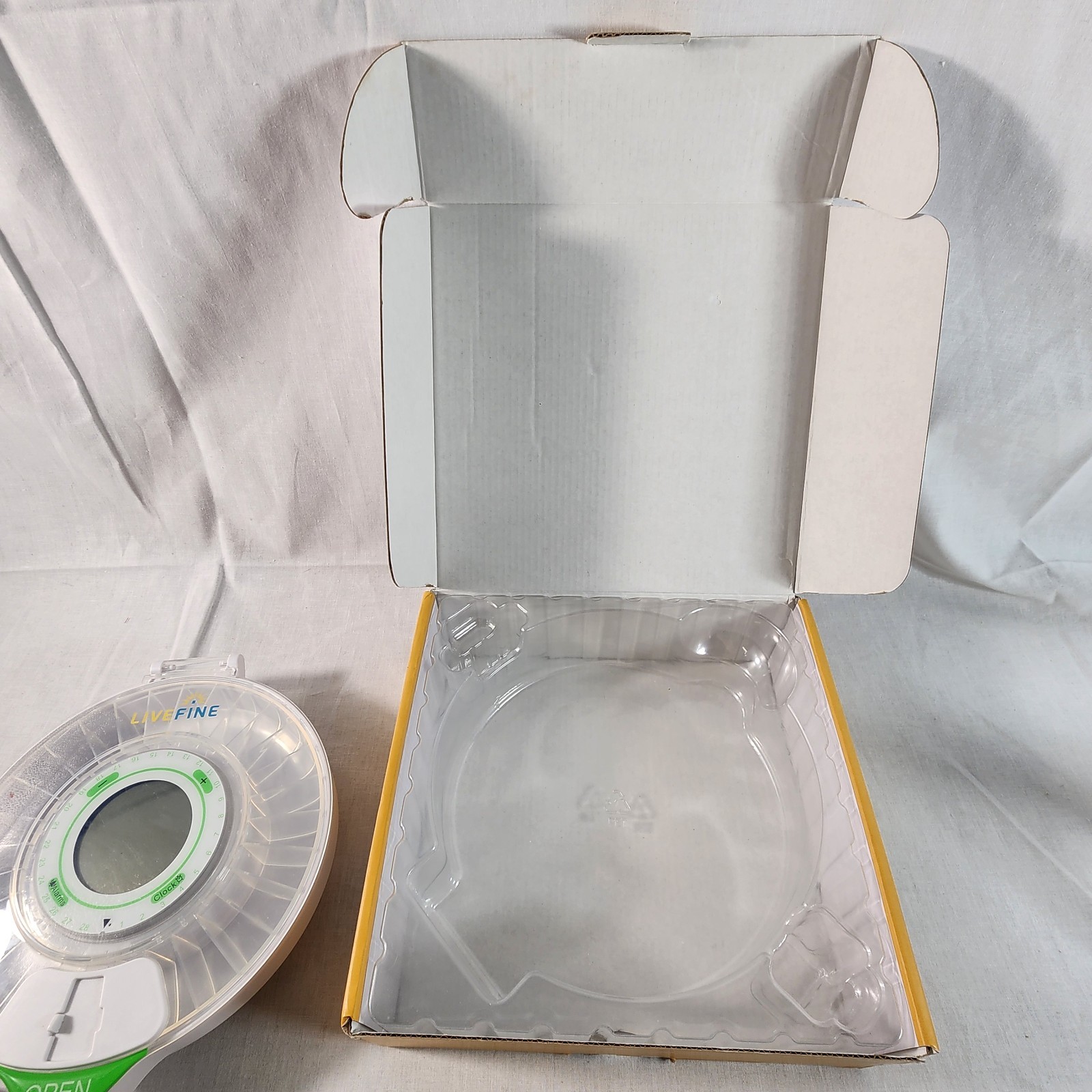 LiveFine 28 Day Automatic Pill Dispenser Lockable Cover Alarm Complete EUC VIDEO