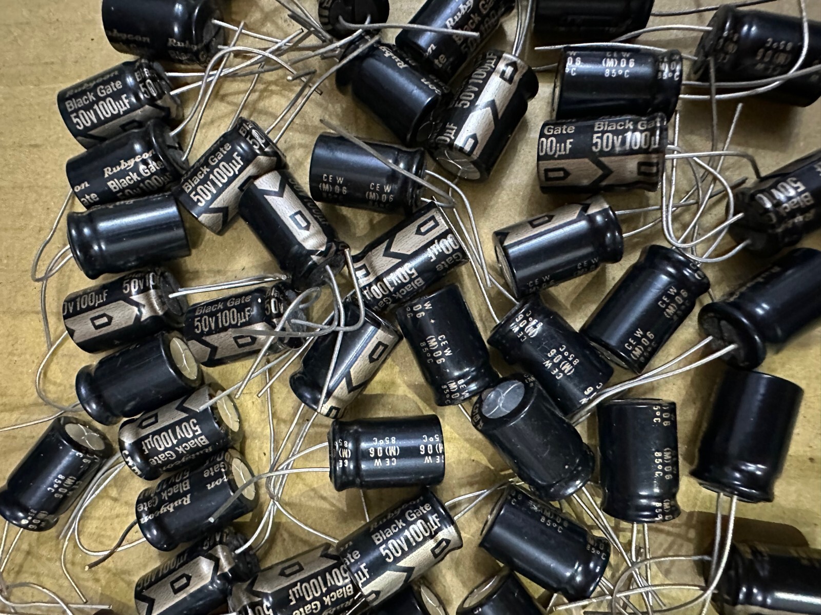 1 pcs Rubycon Black Gate 100uF/50V capacitors NEW OLD STOCK
