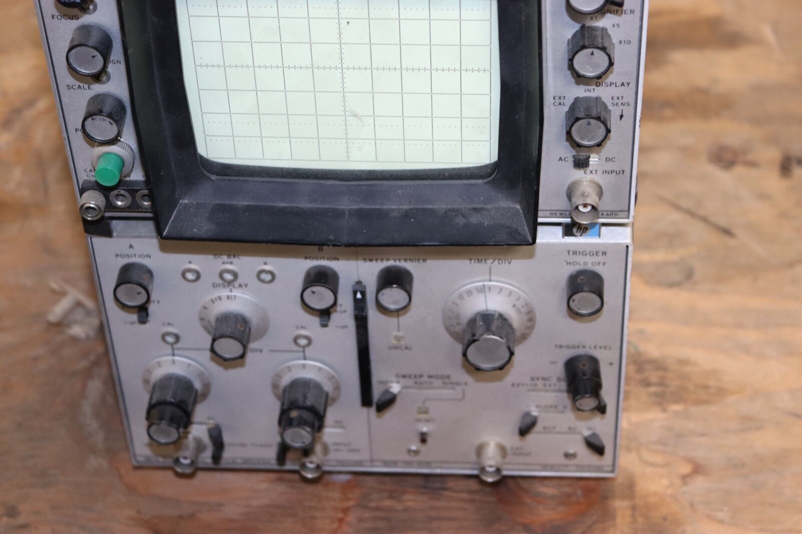HP 180A oscilloscope WITH 1820B TIME BASE