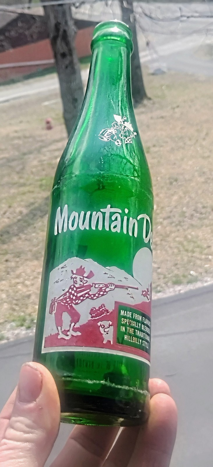 Vintage 1965 Hillbilly Mountain Dew 10oz