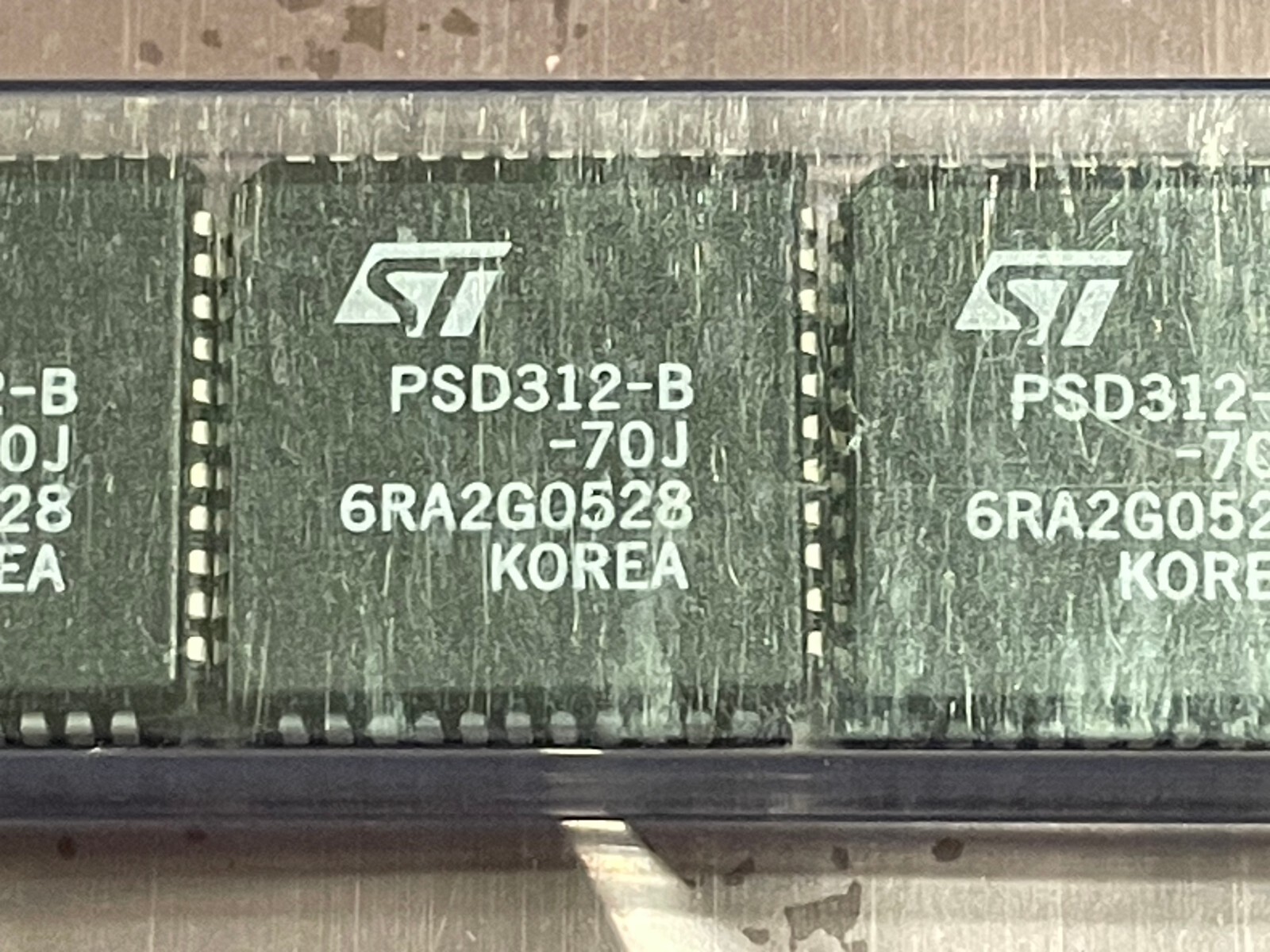 STMicroelectronics PSD312B-70J