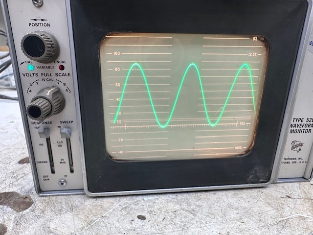 Tektronix type 528 waveform monitor