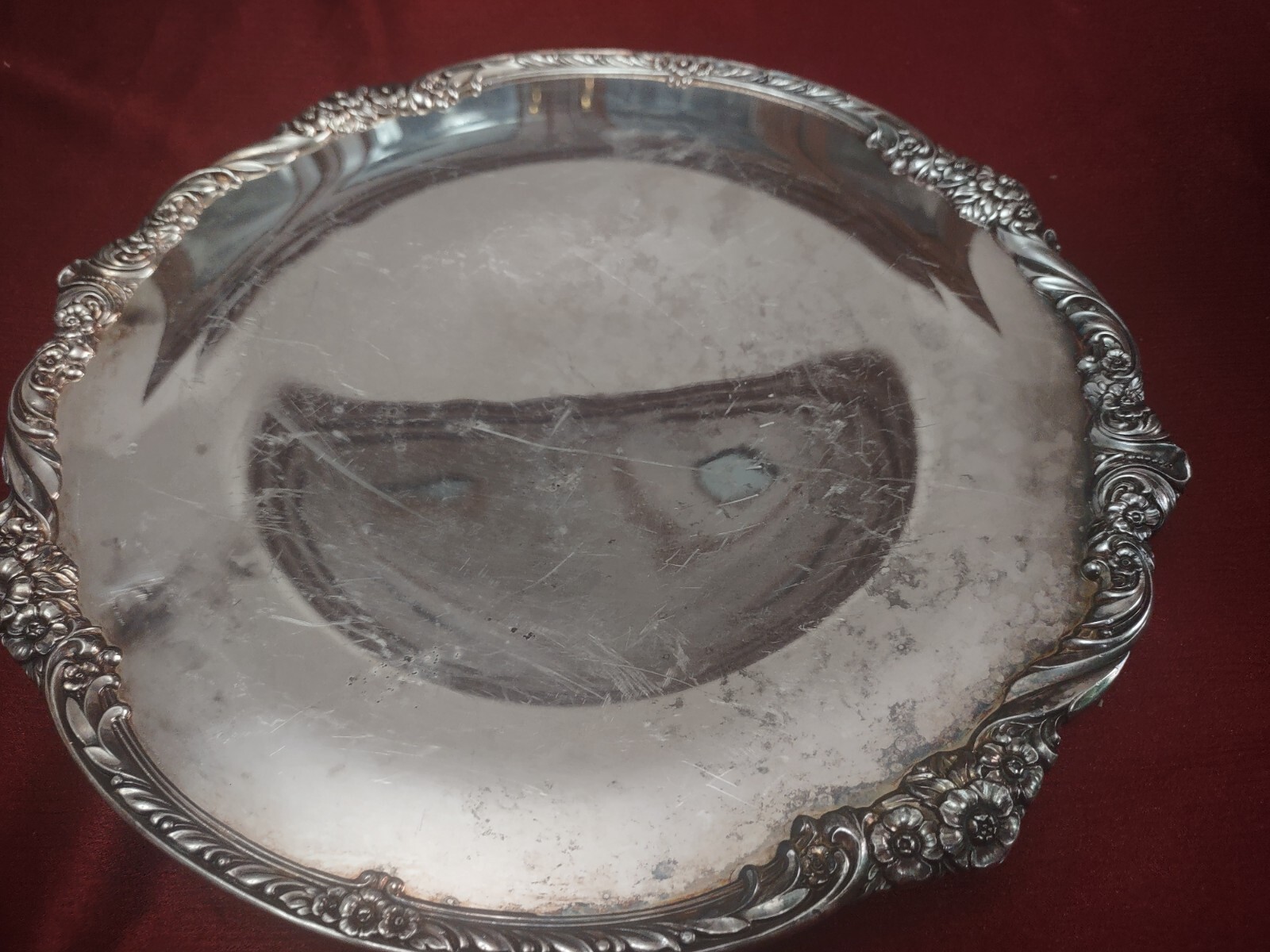 Vintage 1847 Roger Bro Heritage Patern Silver Plate Footed Cake Plate Model 9421