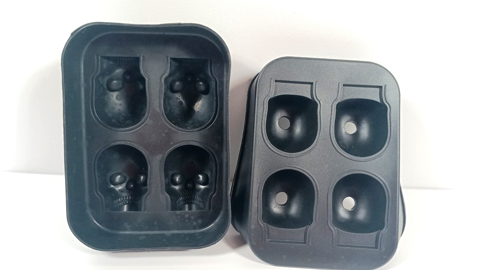 Skull Ice Cube Tray Halloween Silicone Rubber Preowned