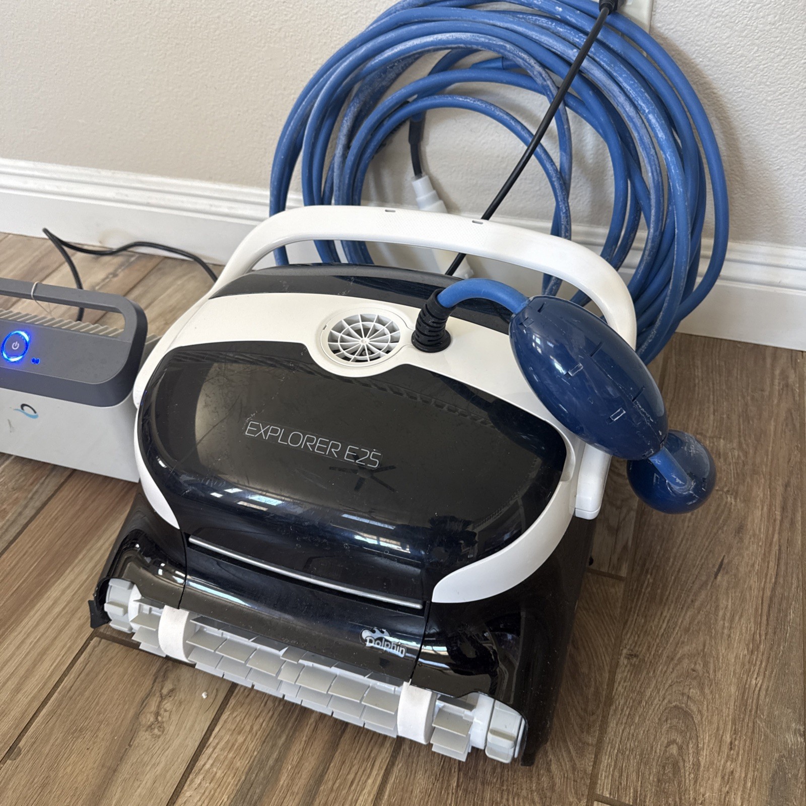 Dolphin Explorer E25 WiFi Robotic Pool Cleaner Wall Climbing