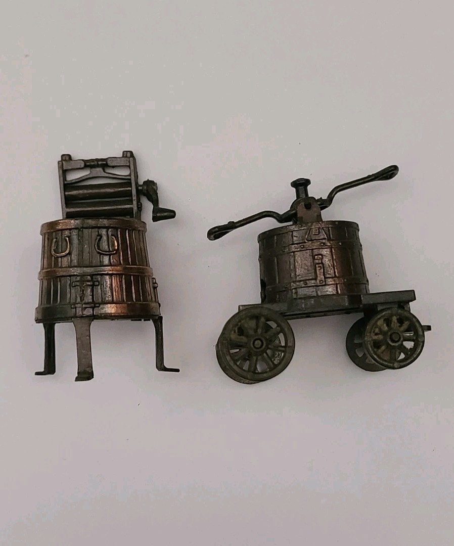 Vintage Die-Cast Minature Replica Wash Tub & Water Pump Pencil Sharpener