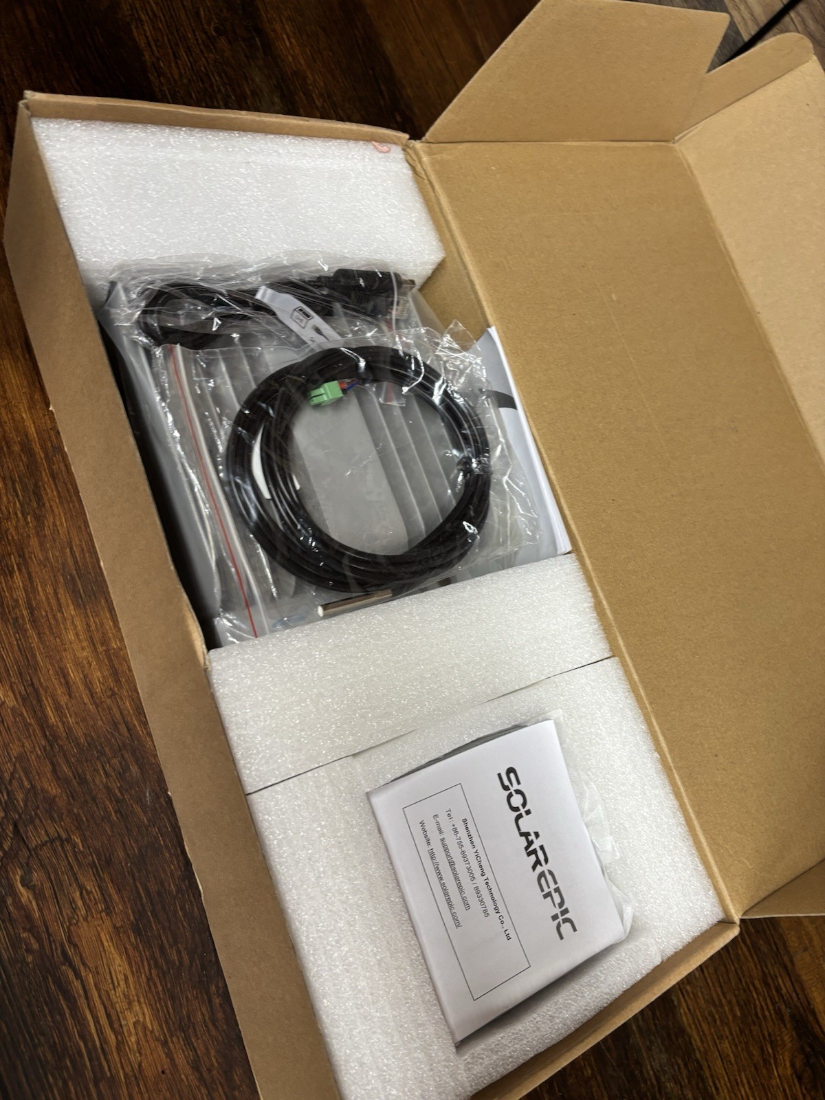 EPEVER 40A MPPT Solar Controller with MT50 Remote Meter NEW OPEN BOX