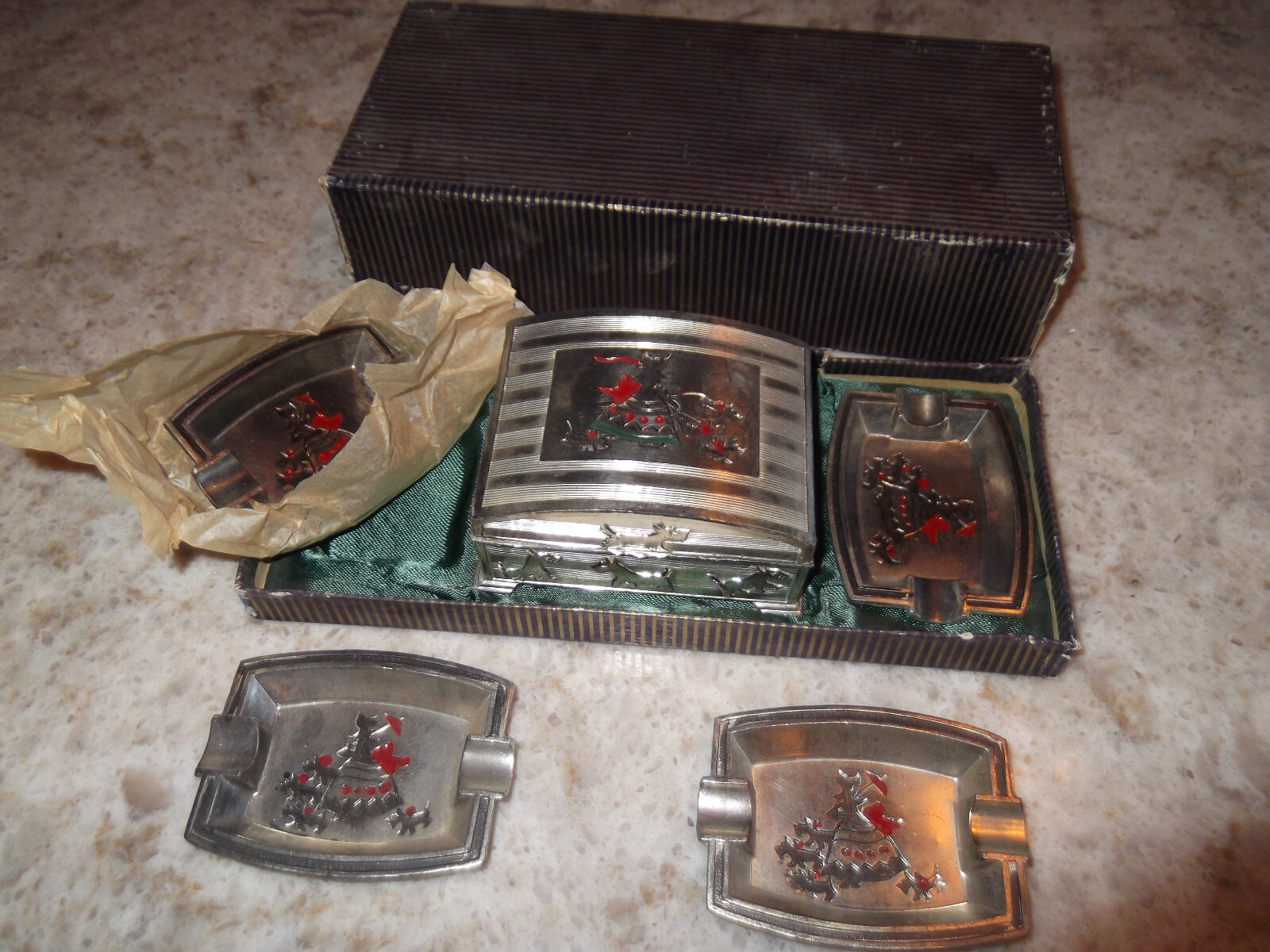 Vintage Girl & Scotty Dogs Cigarette Smoking Set With Small Ash Trays Japan