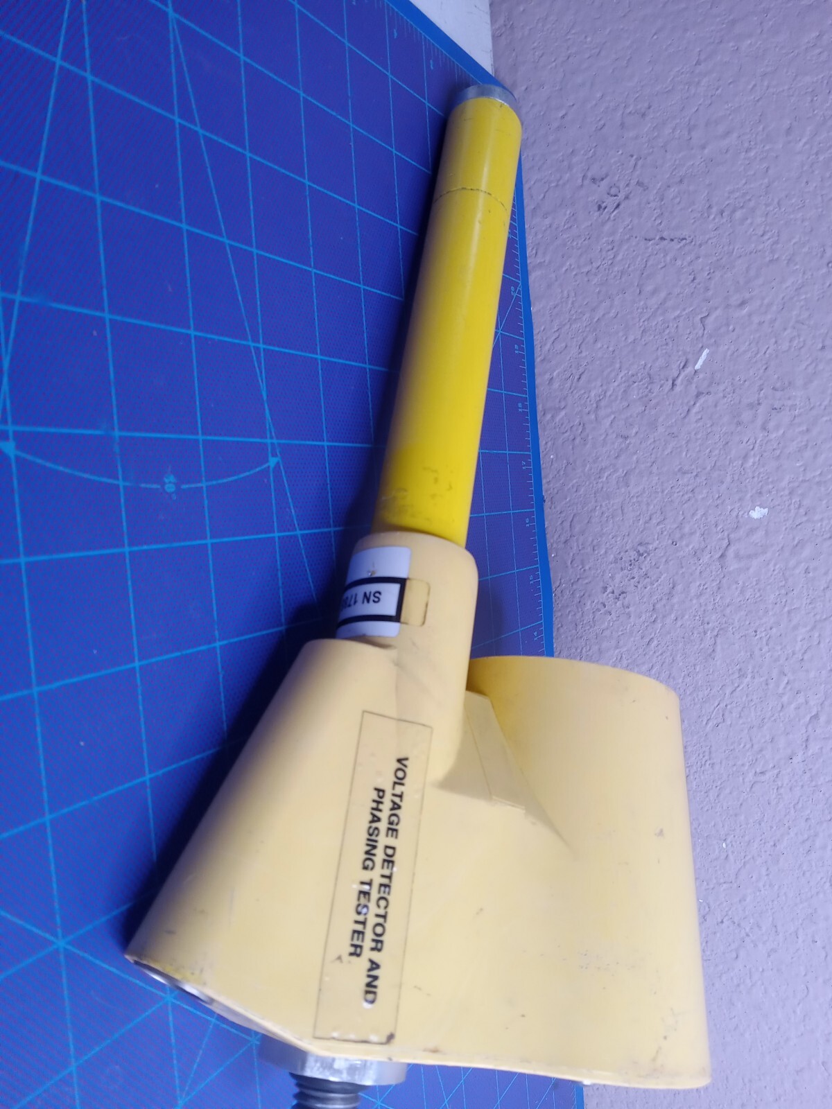 White Safety Line Voltage Detector (Bierer Analog Voltage Detector) UNTESTED