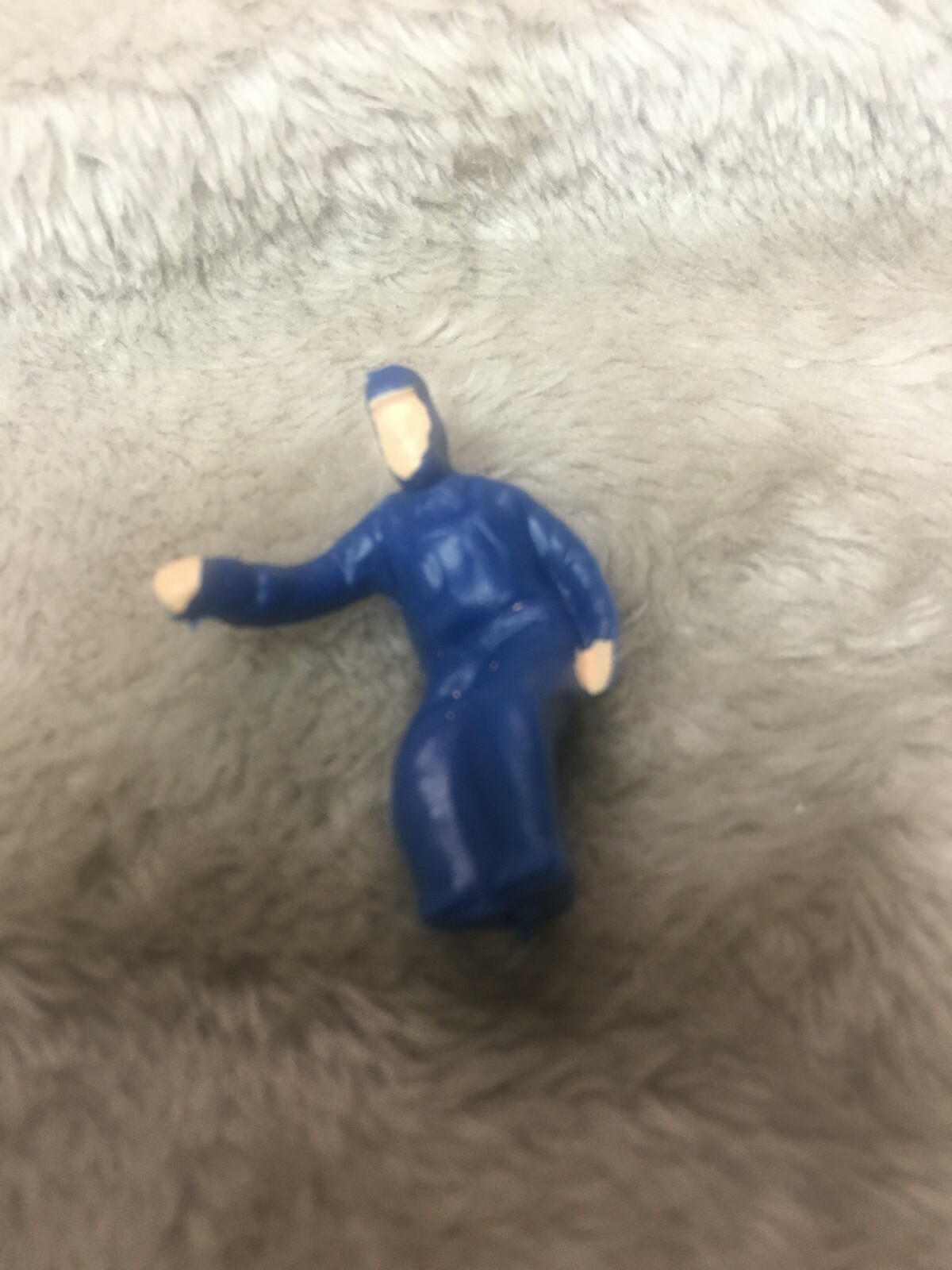 LIONEL BOXCAR MAN FIGURE 3464-17 BLUE PAINTED FACE & HANDS 3464 3474 3484 PLUS