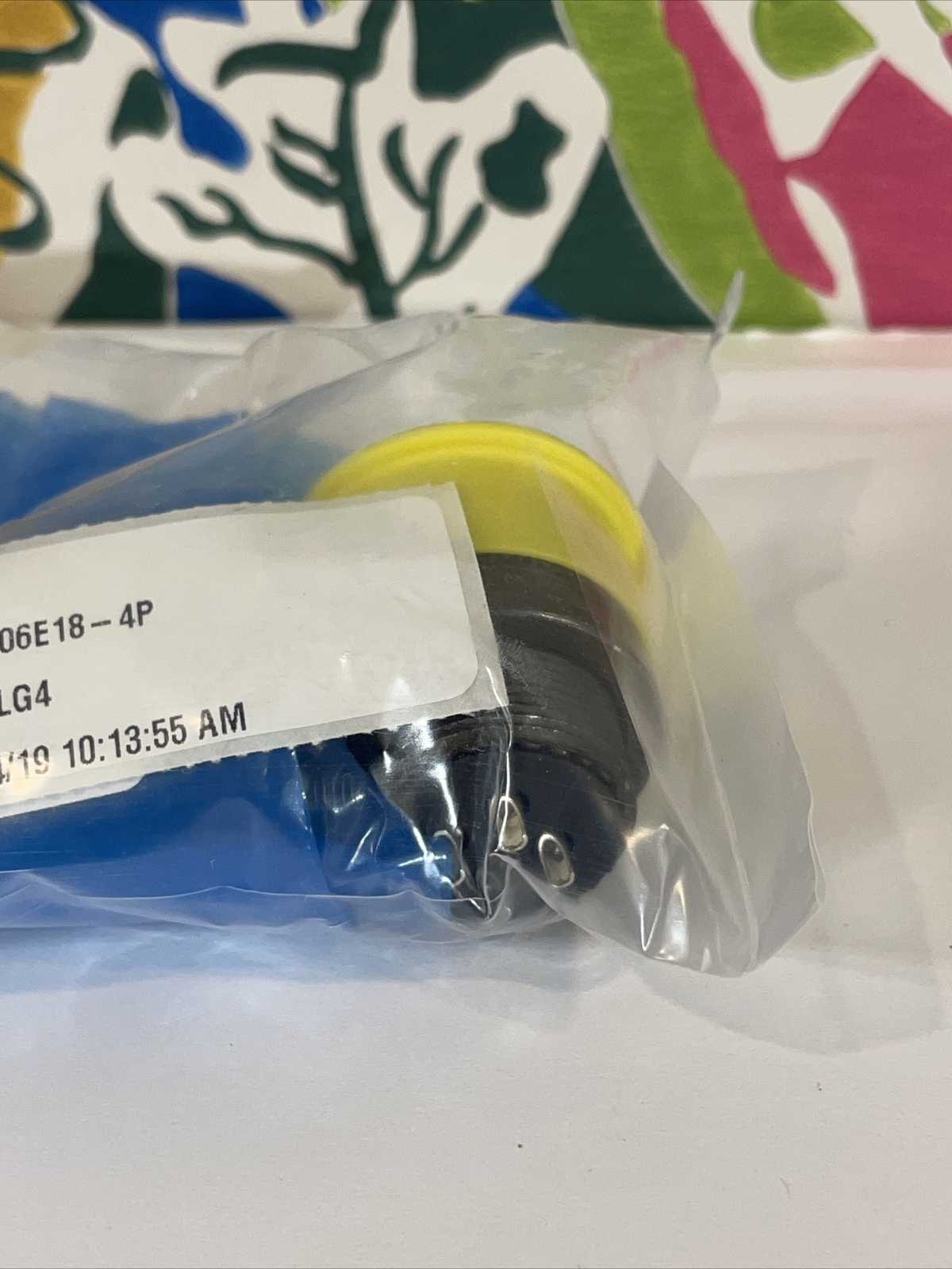 Amphenol Aerospace MS3106E18-4P Circular MIL Spec Electrical Plug Connector